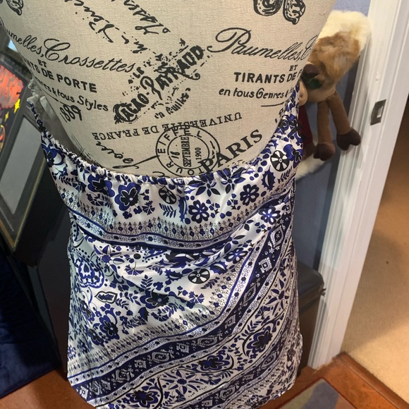 New without tags halter top. - Picture 4 of 5